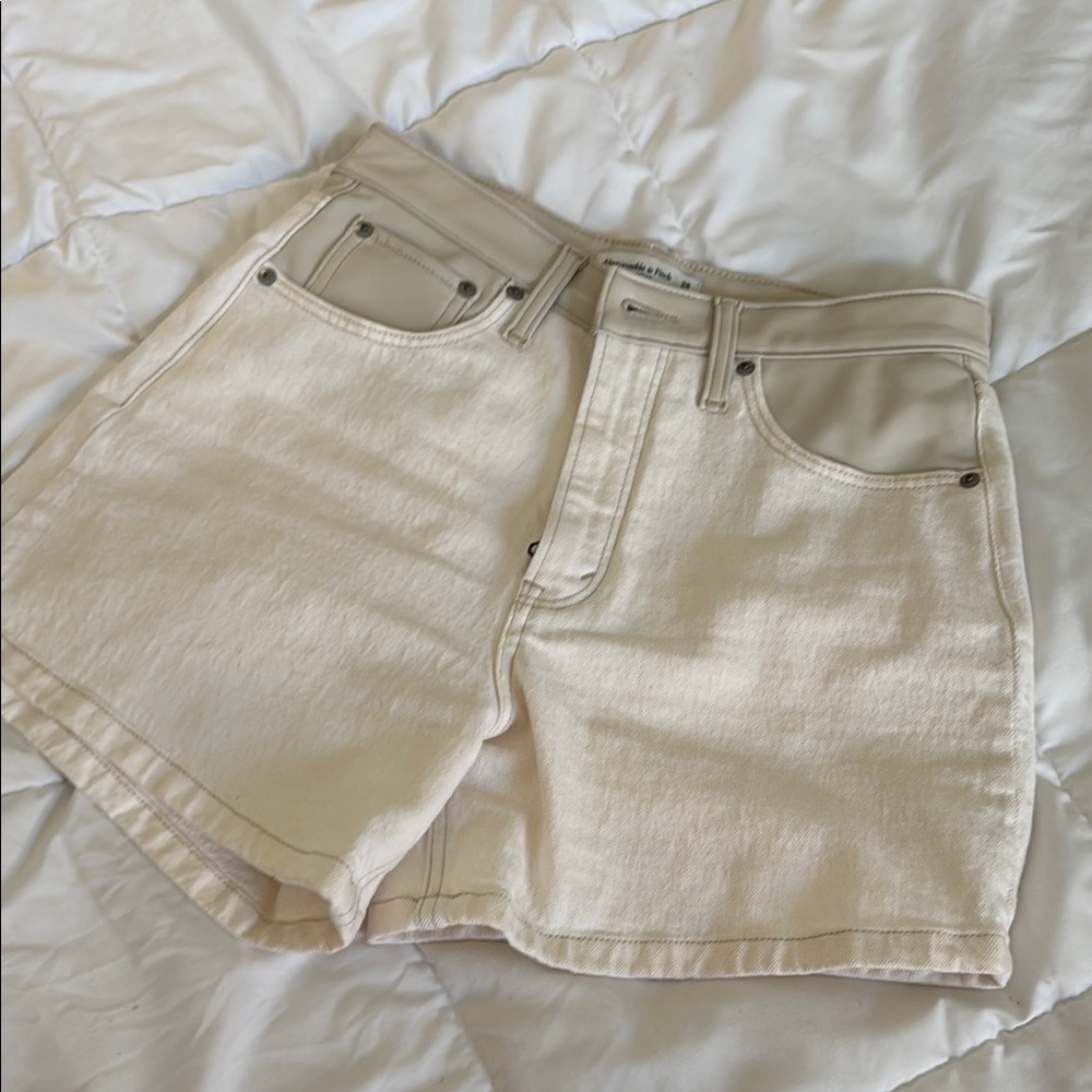 Abercrombie & Fitch Beige Dad Shorts